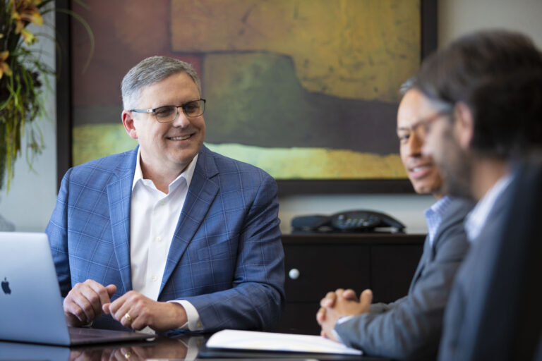 5 Reasons to Choose an Independent Trustee Over a Family Member